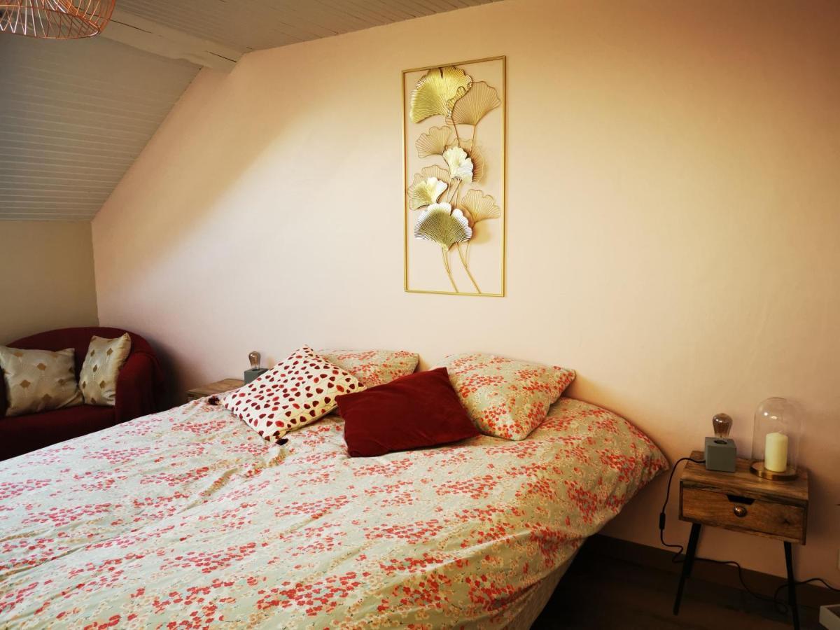 Bed and Breakfast Domaine De L'Esperance, Chambre Rose à Bersaillin Extérieur photo